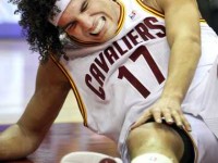 Cavs Anderson Varejao Out 6-8 Weeks After Knee Surgery