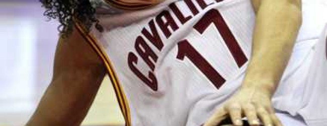 Cavs Anderson Varejao Out 6-8 Weeks After Knee Surgery